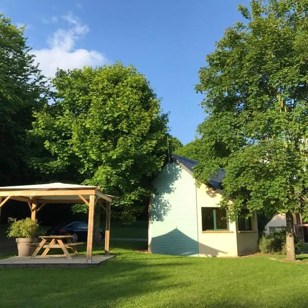 Camping Du Perche Bellemois，位于La Chapelle-Souëf的酒店