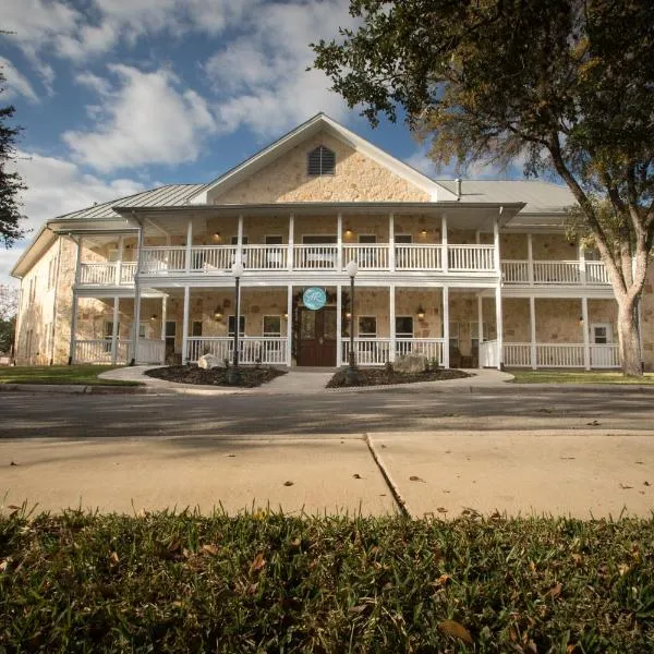 Gruene River Hotel & Retreat，位于Second Crossing的酒店