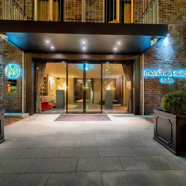 柏林查理边境检查站蒙德里安套房酒店，位于柏林的酒店