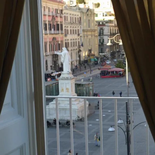 Il Viaggio di Dante Historical Center，位于那不勒斯的酒店