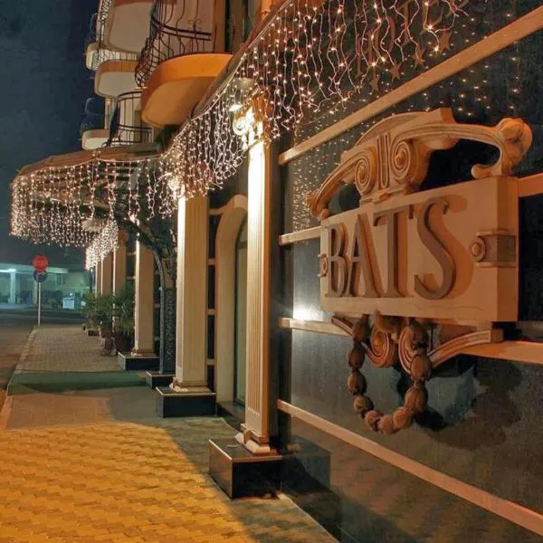 Hotel BATS，位于Kolarovo的酒店