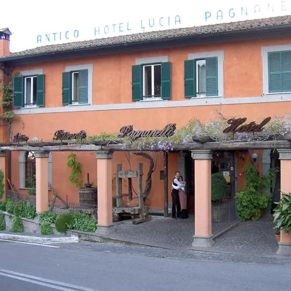 卢西亚庞内里住宿加早餐旅馆，位于Lanuvio的酒店
