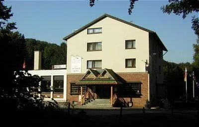 塔尔伯格酒店，位于Wülfrath的酒店
