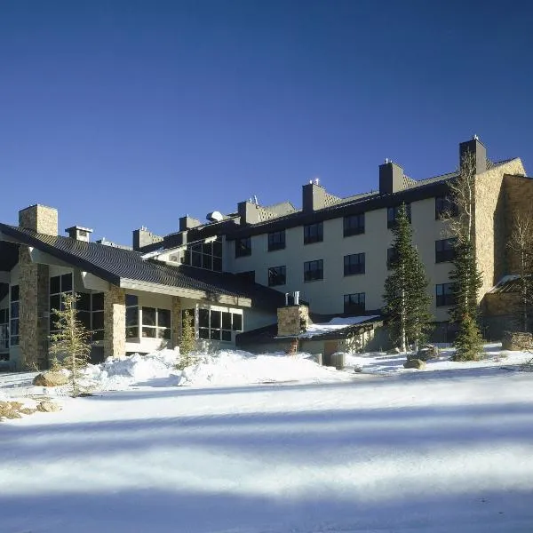 钻石度假村雪松度假酒店，位于布赖恩峰的酒店
