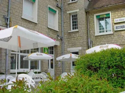 克洛斯诺曼德酒店，位于Troarn的酒店