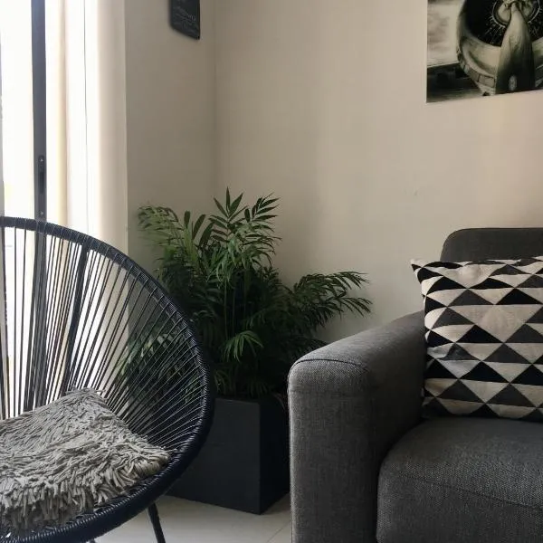 Simons Apartments minutes away from Balluta Bay and St Julians，位于斯利马的酒店