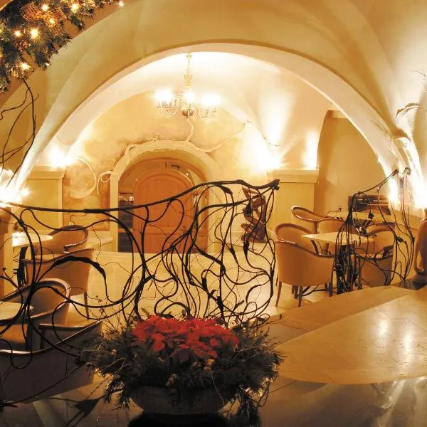 Hotel Restauracja Caspar，位于波洛维切的酒店