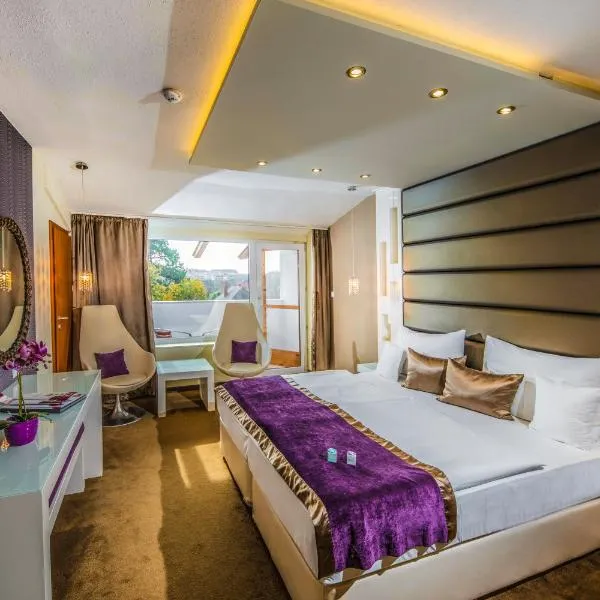 Residence Hotel Balaton，位于希欧福克的酒店
