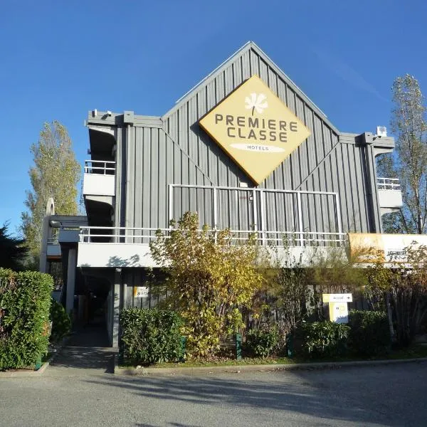 南瓦朗斯普瑞米尔经典酒店，位于Saint-Georges-les-Bains的酒店
