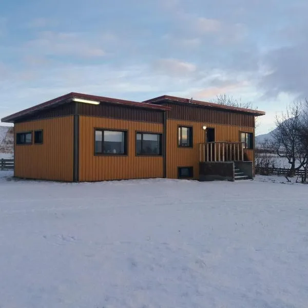 Midhop guesthouse，位于Breiðabólsstaður的酒店