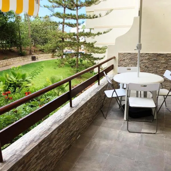 Lovely 1-bedroom apartment with a big terrace, Las Americas, Tenerife，位于阿罗纳的酒店