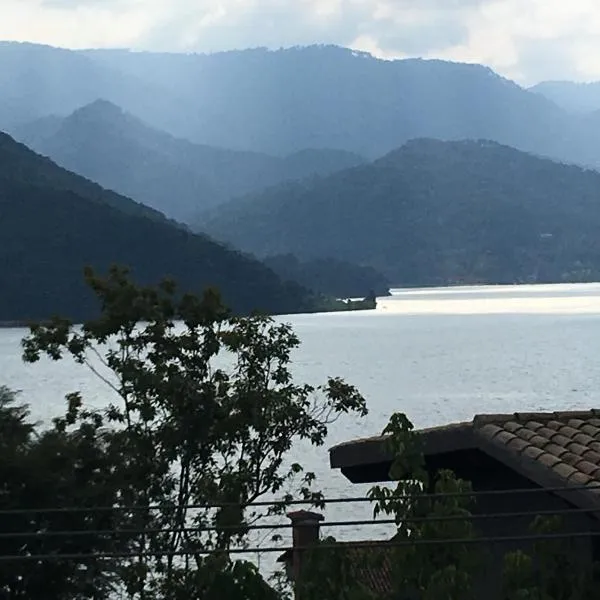 卡萨切洛公寓，位于巴耶德布拉沃的酒店