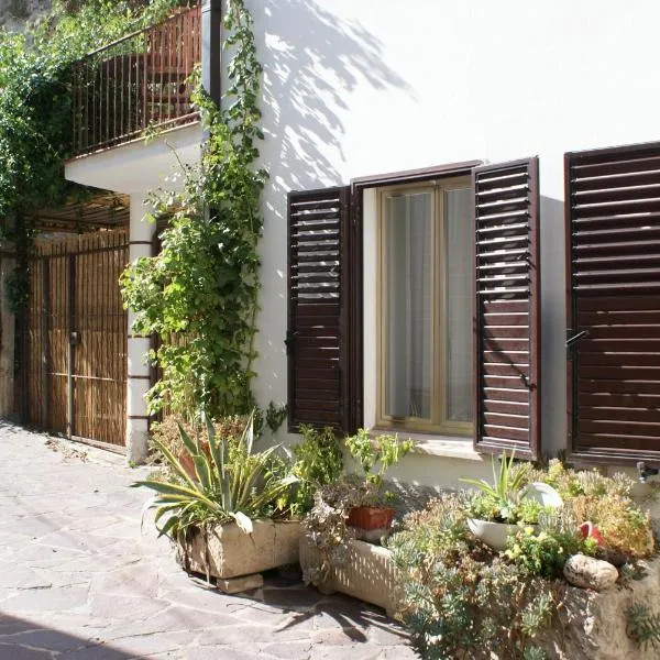 Apricot House，位于Roccascalegna的酒店