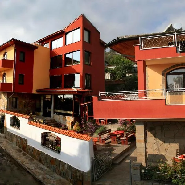 Armira Family Hotel，位于Mandrica的酒店
