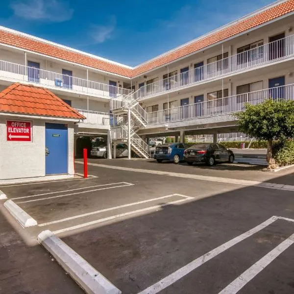 Motel 6 Monterey Park，位于蒙特利公园市的酒店