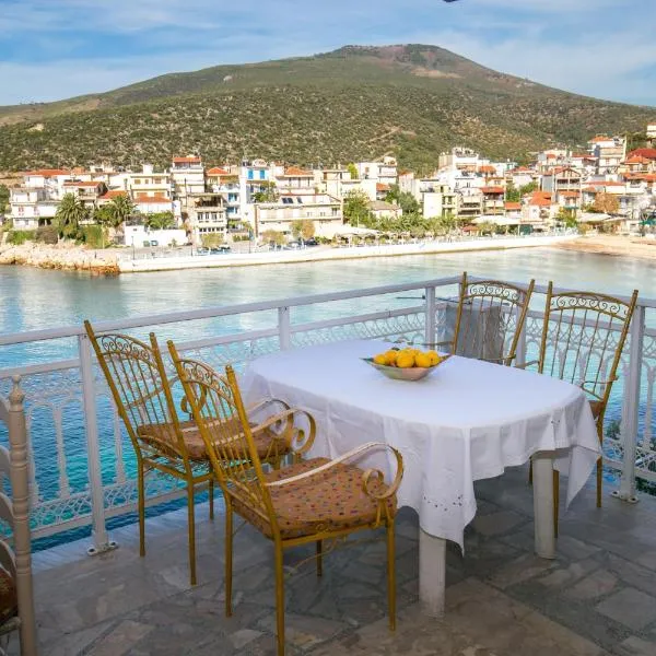 Apartment Evaggelia Sea View，位于斯卡拉马里昂的酒店