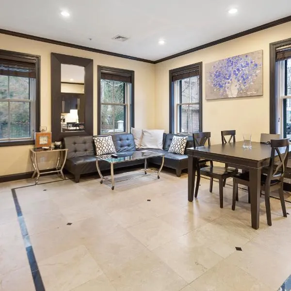 Ultra lux apartment steps from Brown and RISD，位于普罗维登斯的酒店