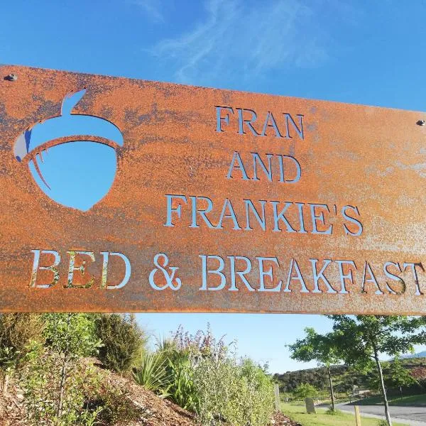 Fran and Frankie's Bed & Breakfast，位于Tarras的酒店