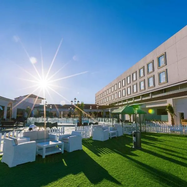 Iridium Hotel，位于Al Ḩalaqah的酒店