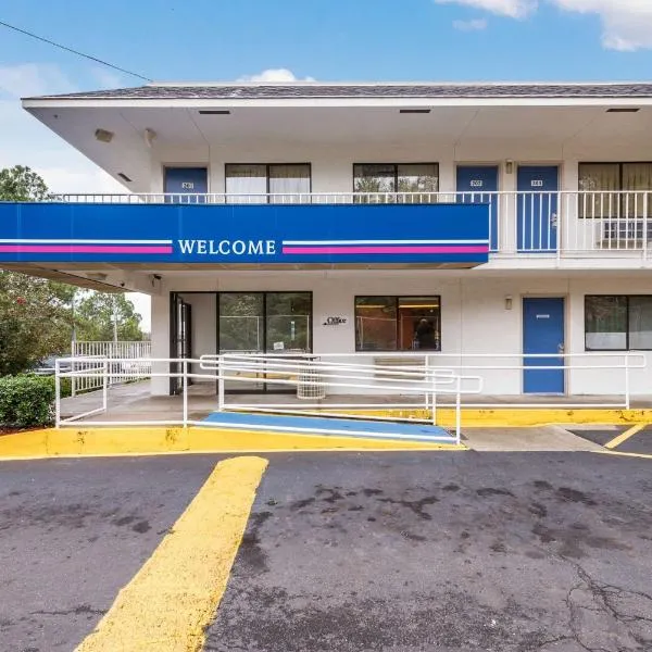 Motel 6-Bessemer, AL - Birmingham，位于贝瑟默的酒店