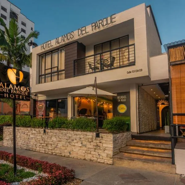 Hotel Alamos Del Parque，位于佩雷拉的酒店
