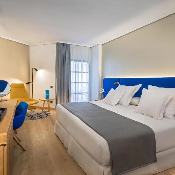 巴瑟罗卡塞雷斯五世世纪酒店，位于卡塞雷斯的酒店