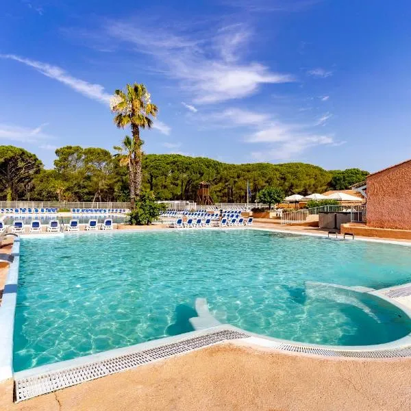 Parc Saint James Oasis Village，位于阿尔让河畔皮热的酒店