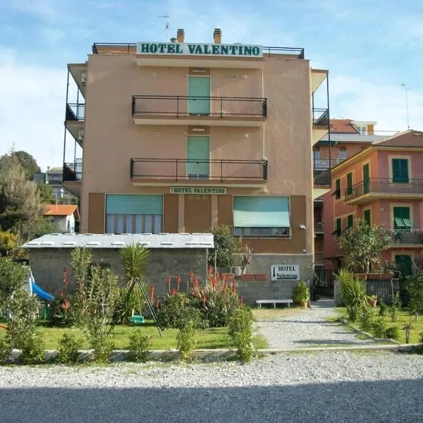 华伦天奴酒店，位于Terrarossa的酒店