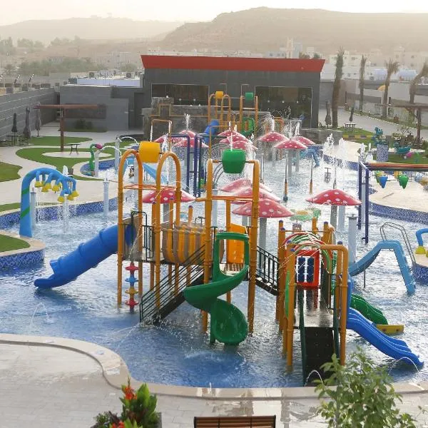 Amaaria Aquapark resort Villas & Chalet，位于Al Ḩanī的酒店