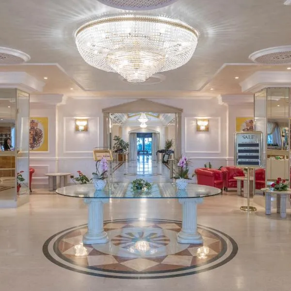 美第奇别墅酒店，位于罗卡圣焦万尼的酒店