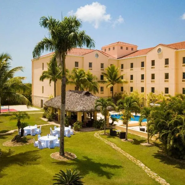 皇家阿罗普陀圣多明各品质酒店，位于Mancha Nueva的酒店