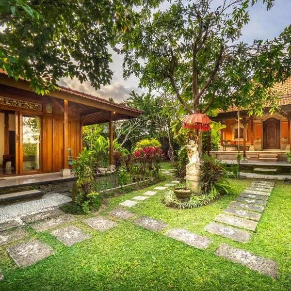 Tiis Garden Puri Villas，位于吉安雅的酒店