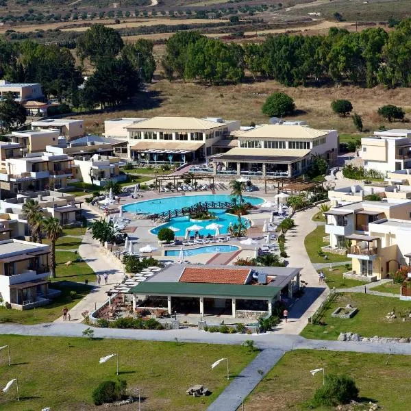 Natura Park Village Hotel & Spa，位于帕萨里迪的酒店