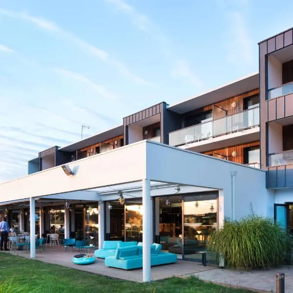 贝斯特韦斯特普拉斯里维斯杜泰尔酒店，位于拉尔莫普拉格的酒店