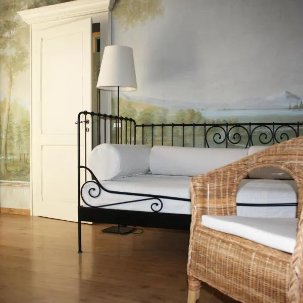 The painted house, nei vicoli di Sirolo posto spiaggia in omaggio，位于锡罗洛的酒店