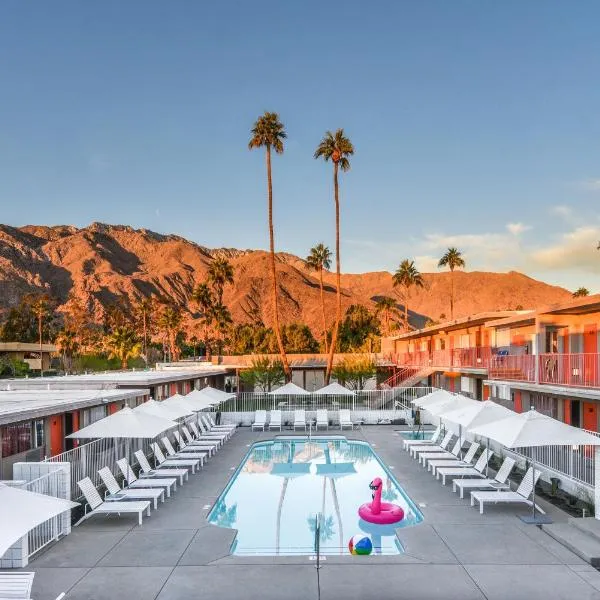 The Skylark, a Palm Springs Hotel，位于Sky Valley的酒店