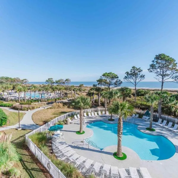 Stunning Views!!-Oceanfront Villa-Heated Pool-Private Balcony-Tiki Bar-Walk to Coligny Plaza，位于希尔顿黑德岛的酒店