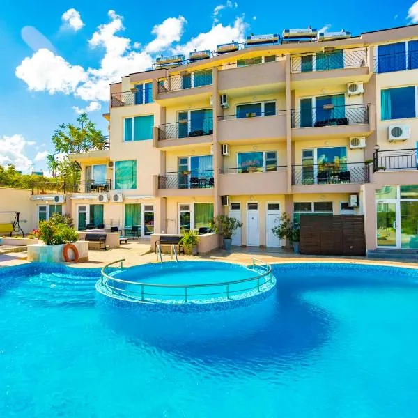 Selena Beach Family Hotel - All Inclusive Light，位于Novo Panicharevo的酒店