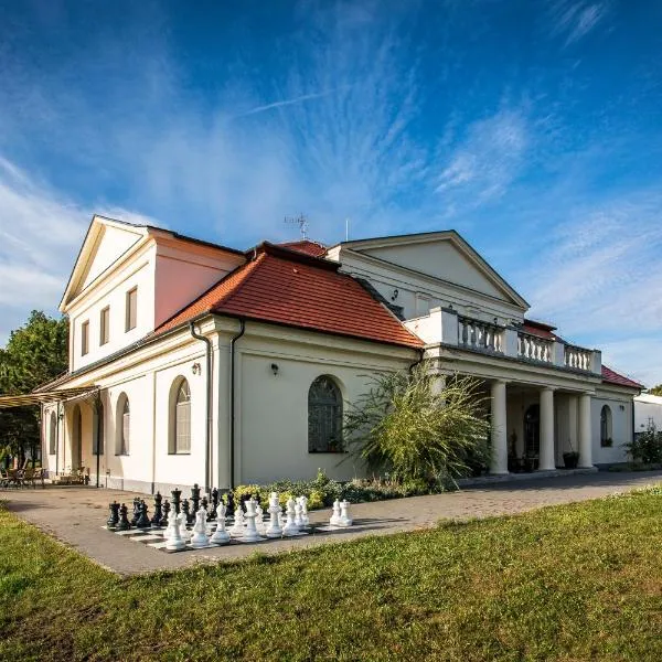 Tarnóca Kúria，位于Dég的酒店