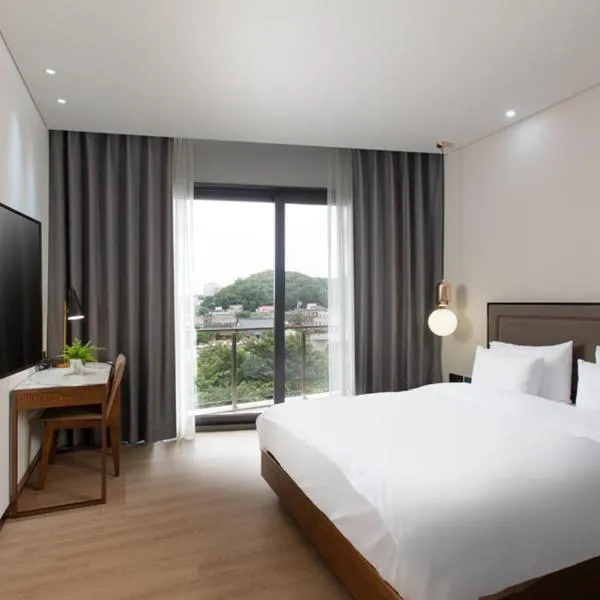 N Bridge Hotel JEON JU，位于全州市的酒店