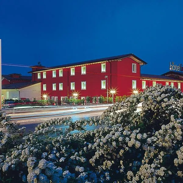 菲尔拉迪布雷西亚酒店，位于阿扎诺梅拉的酒店