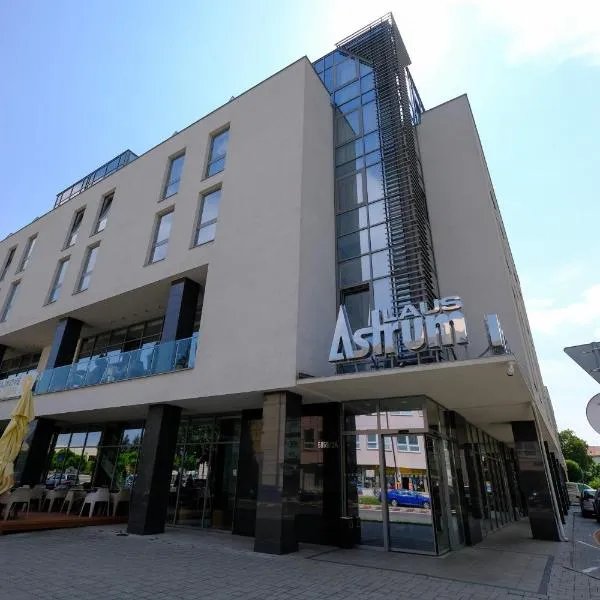 Business Hotel Astrum Laus，位于Podlužany的酒店