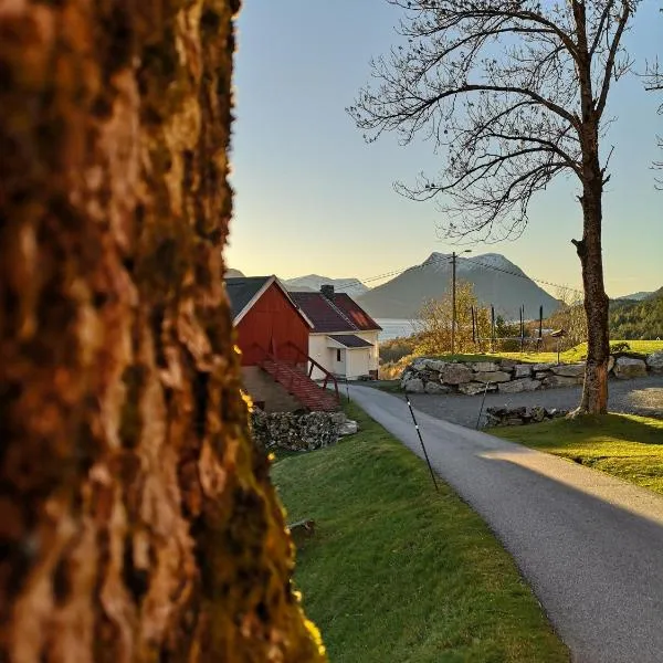 Fjords view，位于Vestnes的酒店