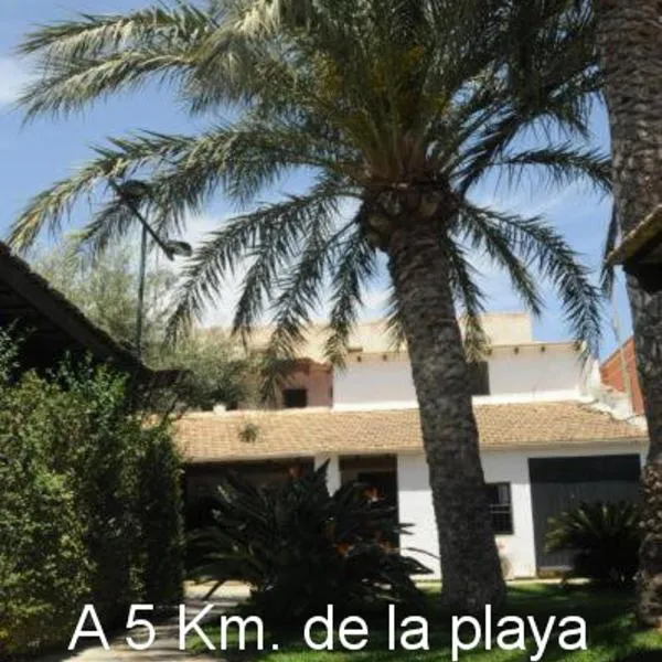 Sun & Palm Trees，位于Balsares的酒店