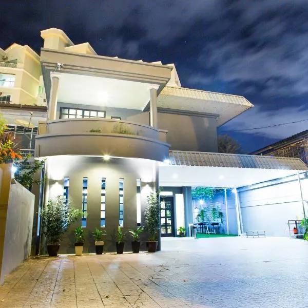 G Beach Front Villa，位于卧佛的酒店