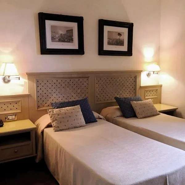Hotel Quadrifoglio by Mancini，位于Castel Porziano的酒店