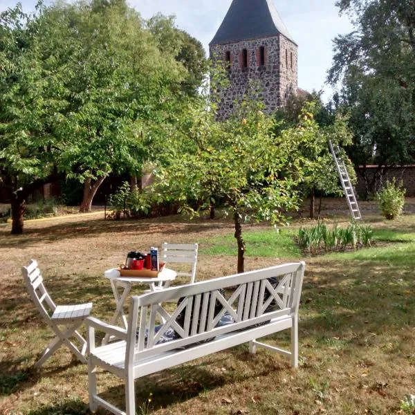 Herberge im "alten Pfarrhaus" in Schmergow am Havel-Radweg，位于Päwesin的酒店