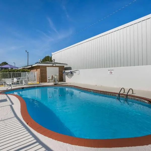 多森6号汽车旅馆，位于多森的酒店