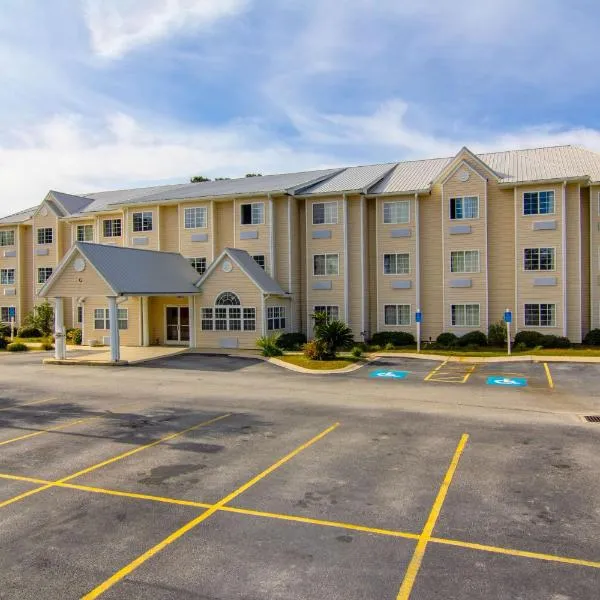 Americas Best Value Inn & Suites Brunswick，位于Deerwood的酒店