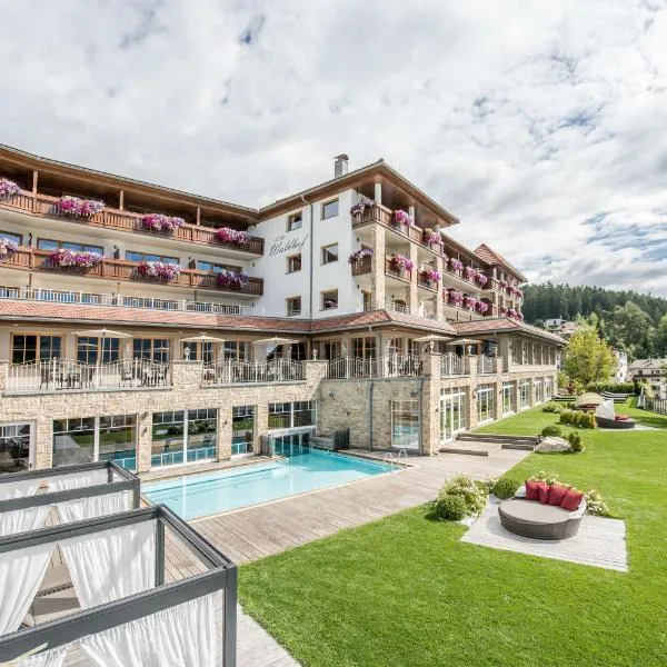 Hotel Waldhof，位于佩尔卡的酒店
